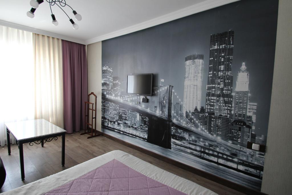 Delphin Guest House Bişkek Dış mekan fotoğraf