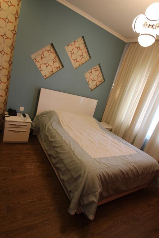 Delphin Guest House Bişkek Dış mekan fotoğraf
