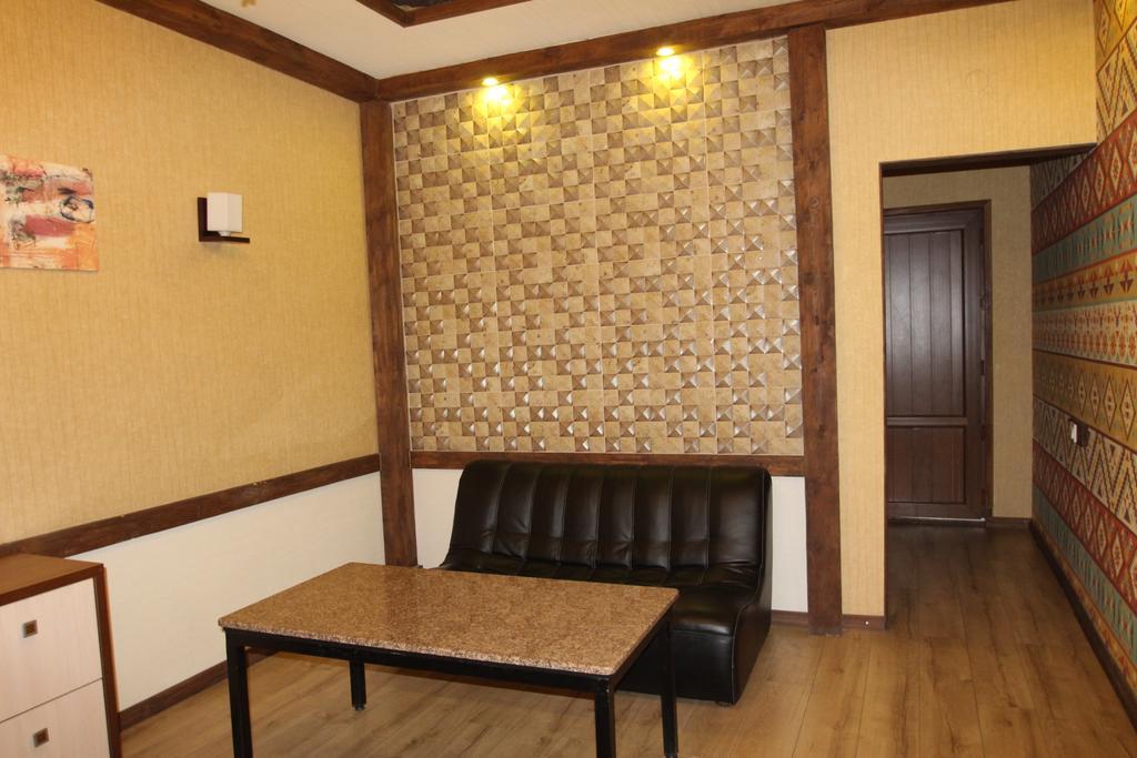 Delphin Guest House Bişkek Dış mekan fotoğraf